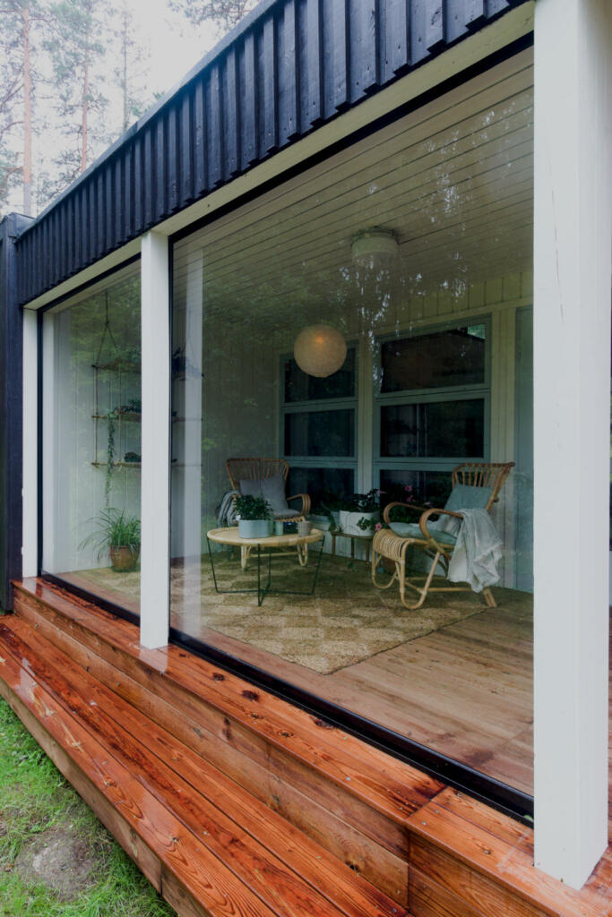 Isot terassilasit kohottavat terassin ilmeen uudelle tasolle.