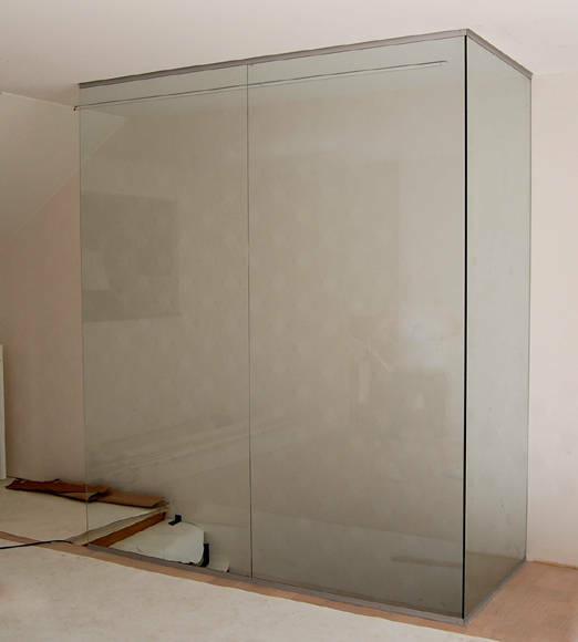 Myös pienemmät lasiset seinät meiltä